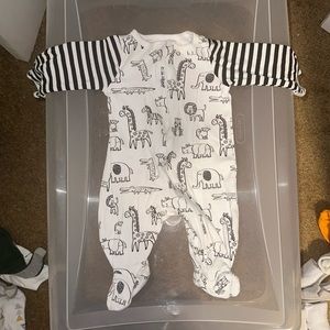 0-3m Zipper Footie Pajamas from Wonder Nation